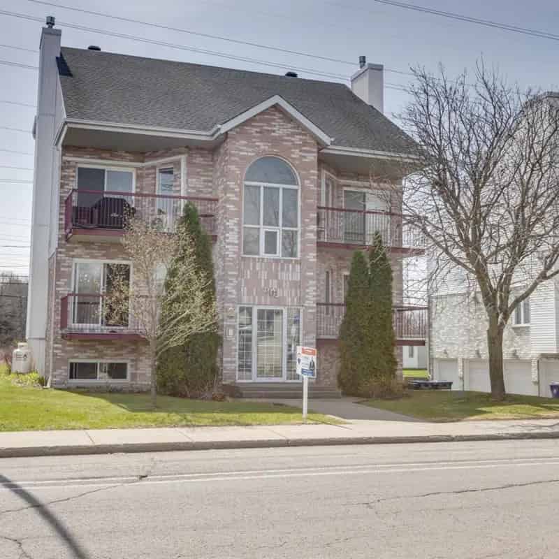 Fabreville 2-Storey Condo for Sale 3 Beds Garage