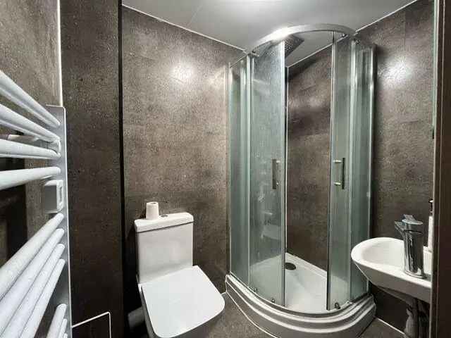 Studio Apartment Lime Tree Way Deposit Free Option Available