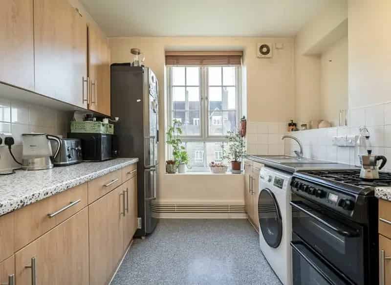 Spacious Purpose Built Flat Near East Dulwich Station