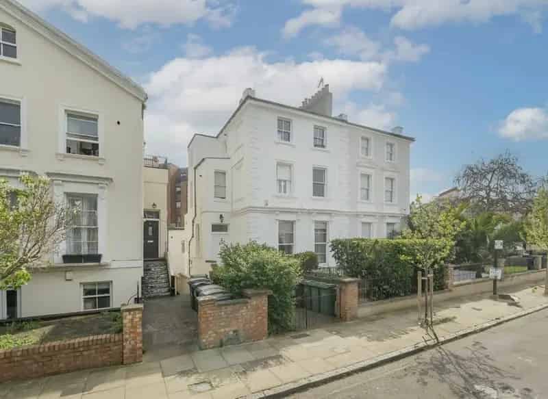 2 Bedroom Garden Flat Victorian Building Refurbished