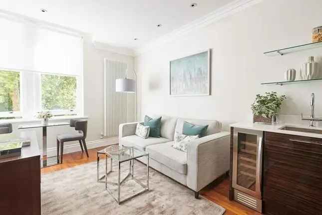 Flat to rent in Kensington Gardens Square, London W2