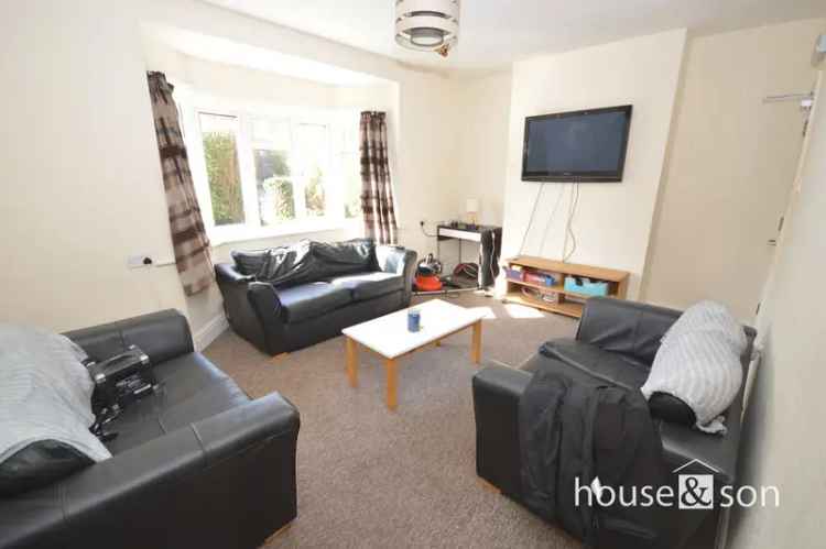 7 Bedroom Detached House for Students