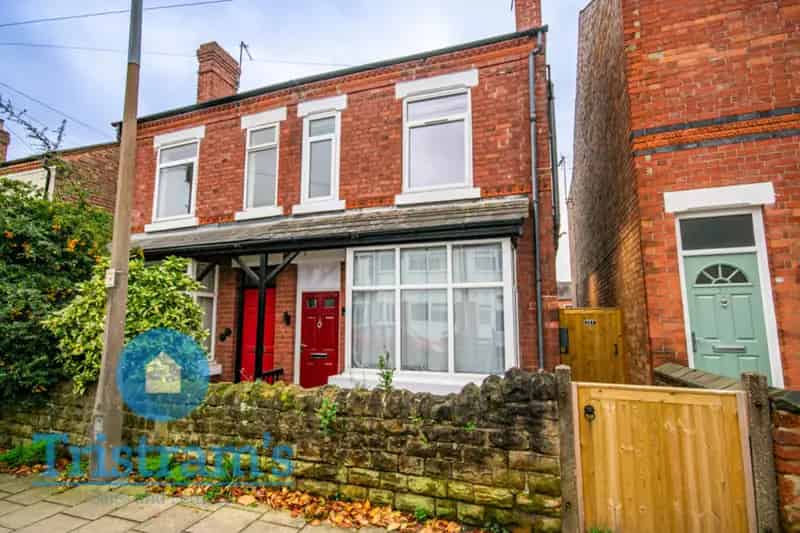 6 Bedroom Semi-Detached House for Students