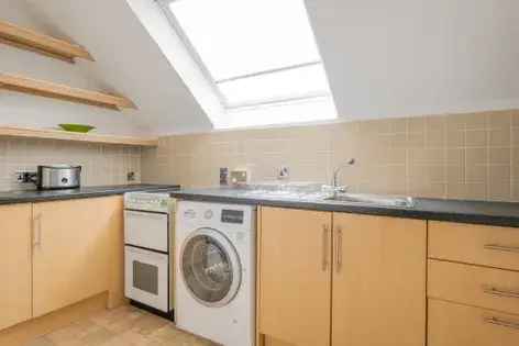285m² 2-Bedroom Flat in Aberdeen