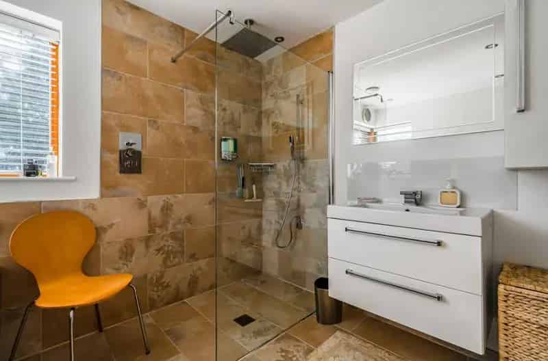 4 Bed House for Sale in Little London Hampshire