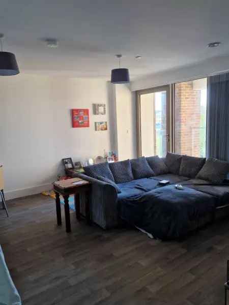 Flat For Rent in Mid Sussex, England