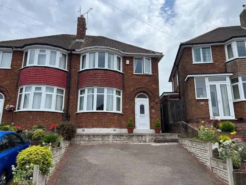 3 Bedroom Semi-Detached House For Sale