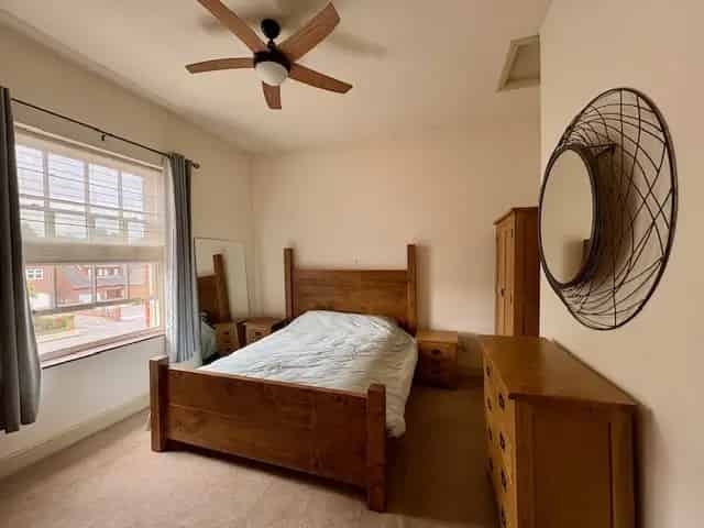 2 Bed Grade II Listed Georgian Apartment Meriden