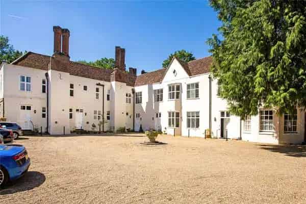 Rickmansworth 3 Bed House for Sale - 1700 sq ft Family Home