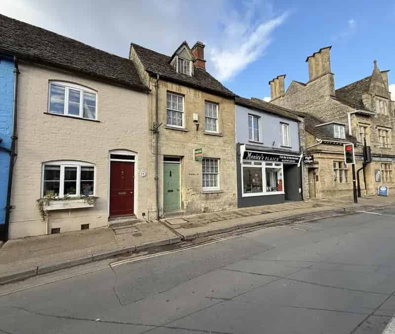 2 Bedroom Cottage for Sale