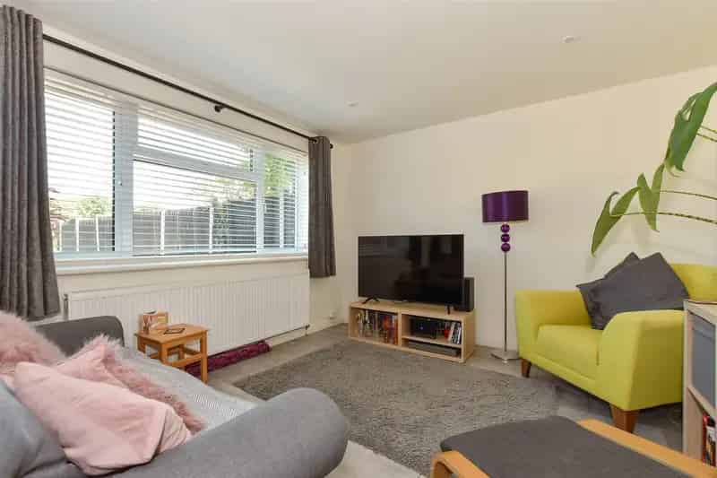 3 Bedroom Semi Detached House for Sale Dunsfold