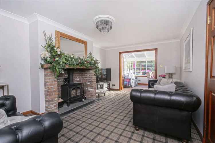 4 Bed Detached House with 4 Reception Rooms