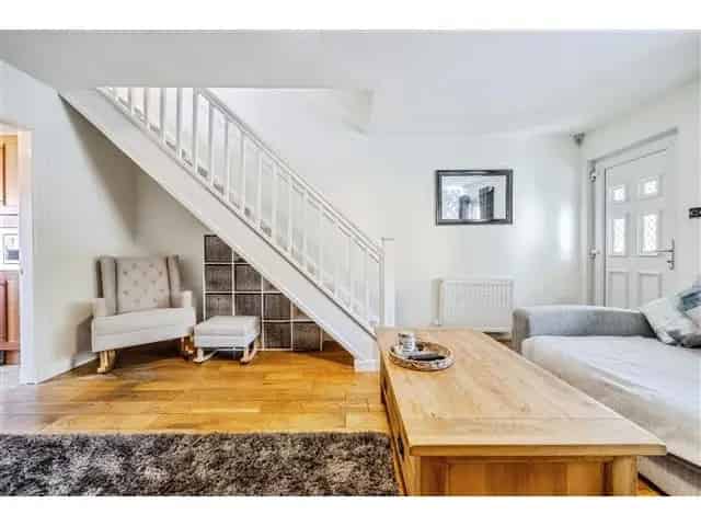 2 Bedroom End Terrace House For Sale