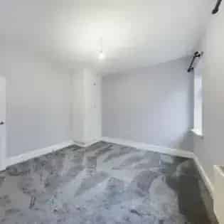 3 Bedroom House 56m² Manchester - Recently Refurbished