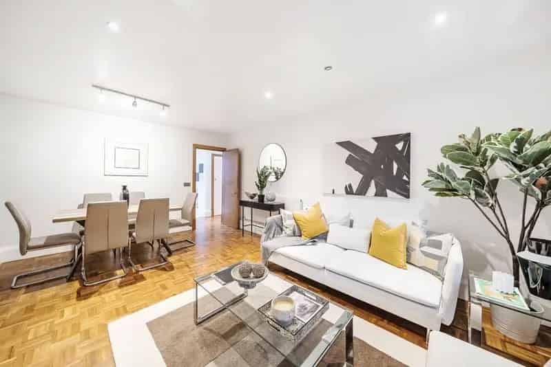 Flat For Sale , London, England