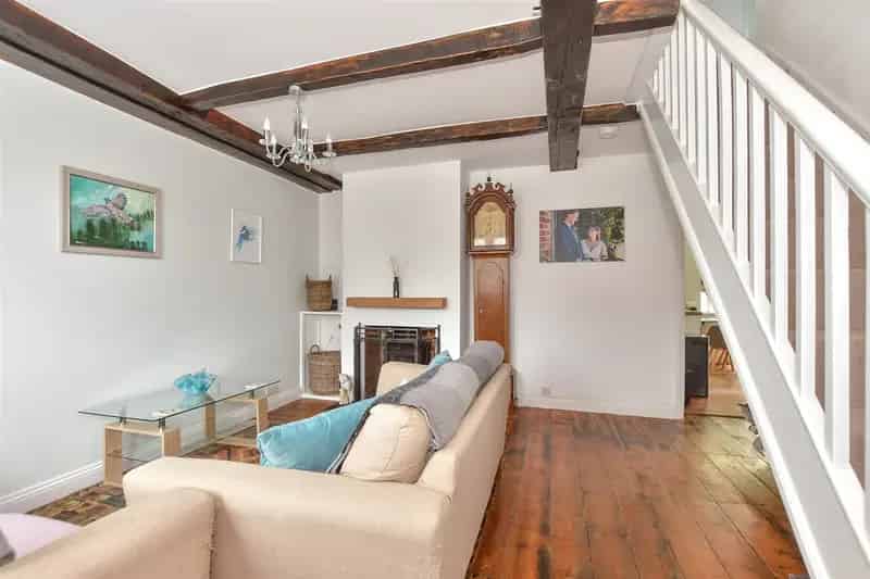 4 Bedroom Terraced House for Sale in Village Setting