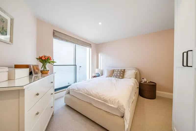 Two Double Bedroom Maisonette in Secure Gated Mews