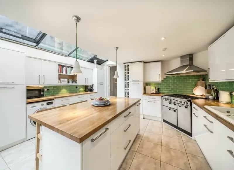 Three Bedroom Freehold House in Diamond Conservation Area