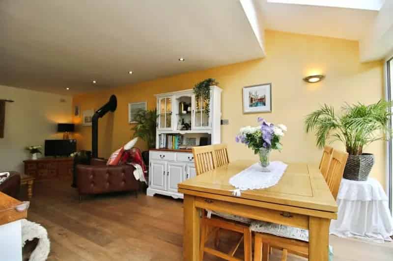 2 Bedroom Detached House Groesfaen