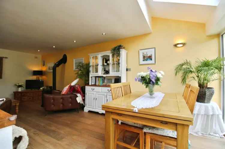 2 Bedroom Detached House Groesfaen