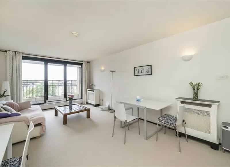 South Kensington One-Bedroom Apartment Near Gloucester Road Station