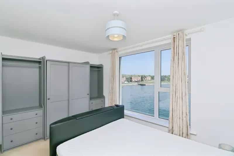 4 Bedroom End Terrace House Near Barry Island