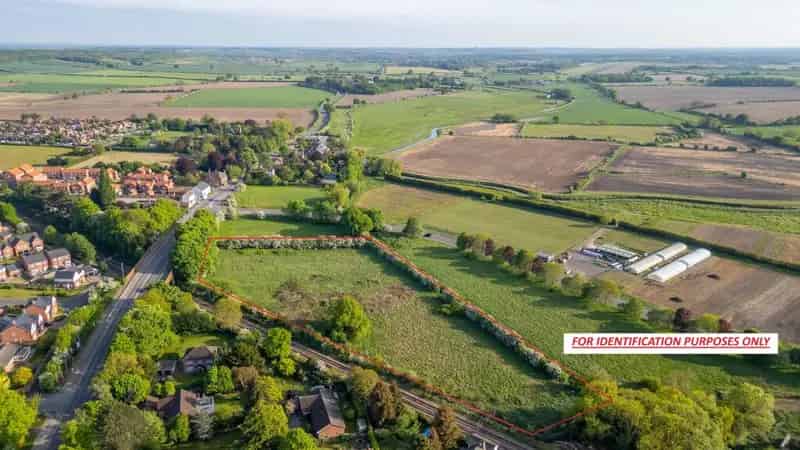 3 Acre Grassland Plot Freehold Land for Sale Retford South