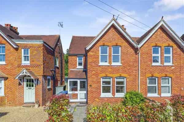 Two Bedroom Semi-Detached House Farnham Surrey