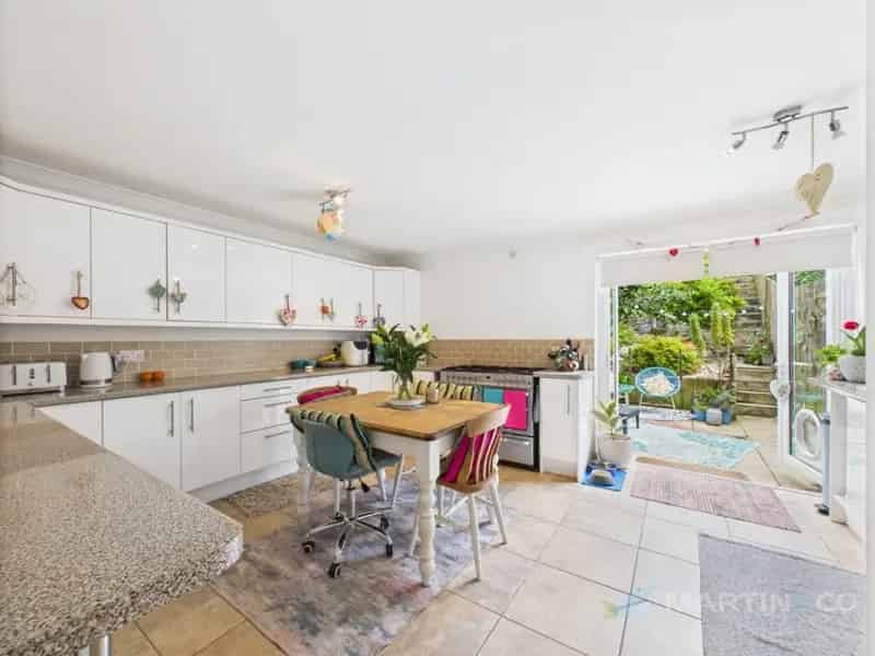 2 Bedroom House For Sale Near City Centre