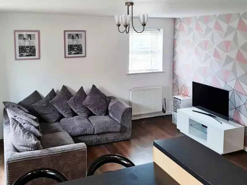 2 Bedroom Ground Floor Apartment For Sale