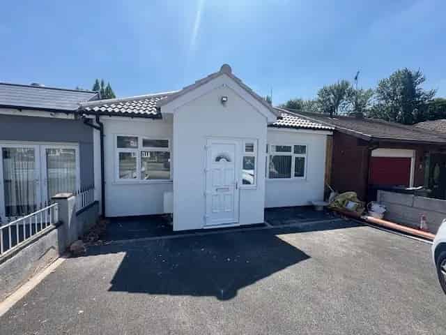 Three Bedroom Bungalow To Rent - Fully Refurbished