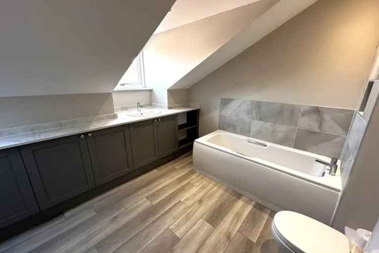 Modern 3-Bed Townhouse West End Lincoln