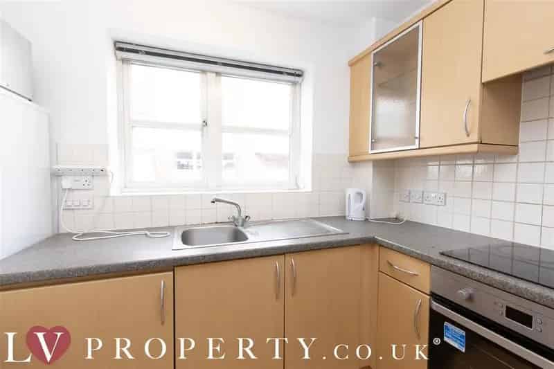 2 Bedroom Flat for Sale
