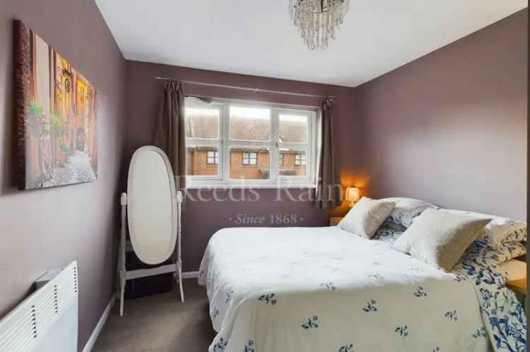 1 Bedroom Flat for Sale Greenhithe Kent DA9