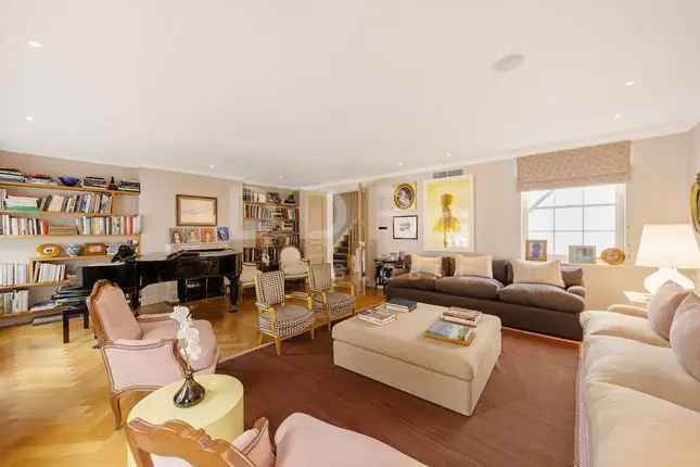 Terraced House for Sale in Chelsea SW3 - Six Bedrooms