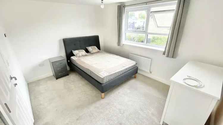 4 bedroom flat share to rent