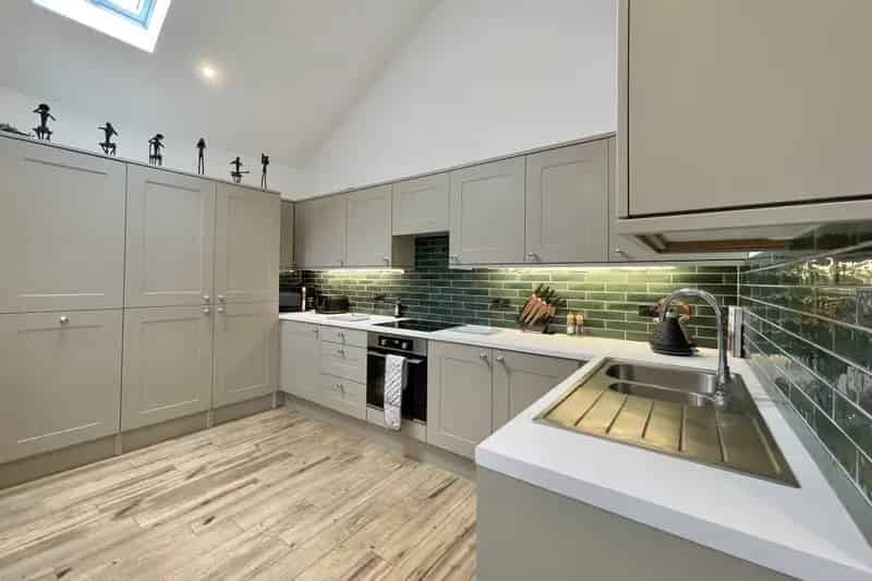 Zero Deposit Guarantee 12 Month Lease EPC Rating C Council Tax D