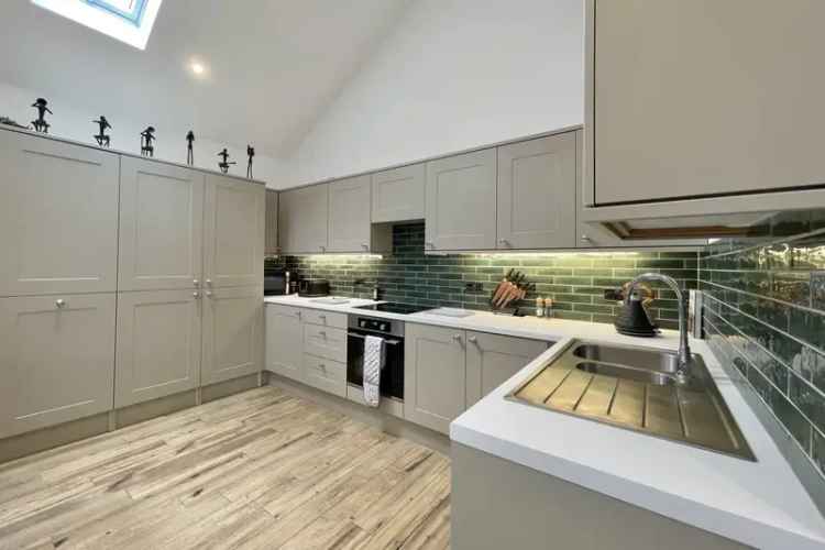 Zero Deposit Guarantee 12 Month Lease EPC Rating C Council Tax D