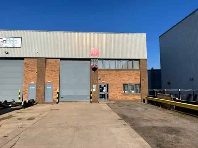 Modern Warehouse Unit 12 For Lease