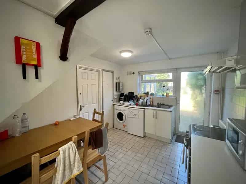 Spacious Student Double Room Near University of Hertfordshire