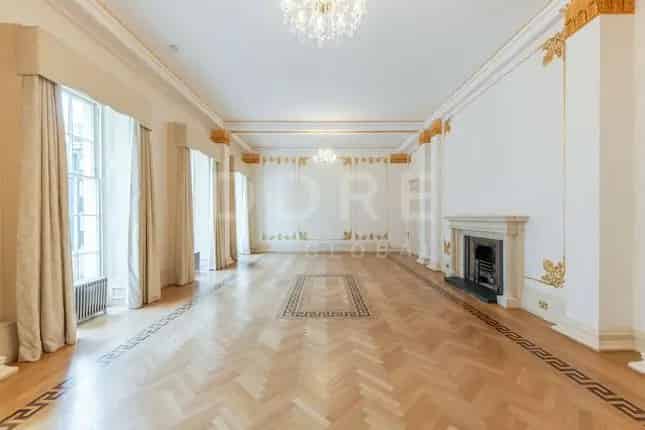 Grand Westminster Apartment For Sale