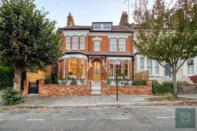 5 Bedroom Victorian House Holmbury View London E5