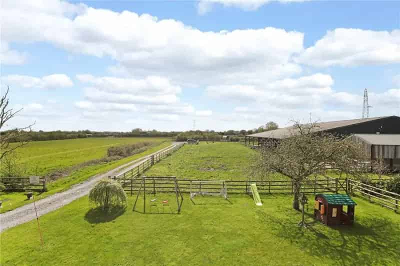 4-Bed Detached House with Glamping Site and Mendip Hill Views