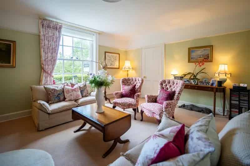 Grade II Listed Farmhouse 4 Bedrooms Detached Barn Great Totham