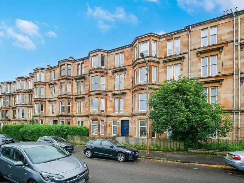 2 bedroom flat for sale