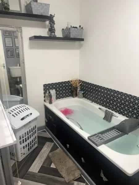 Quirky Property Near Amenities and Park with Lovely Views
