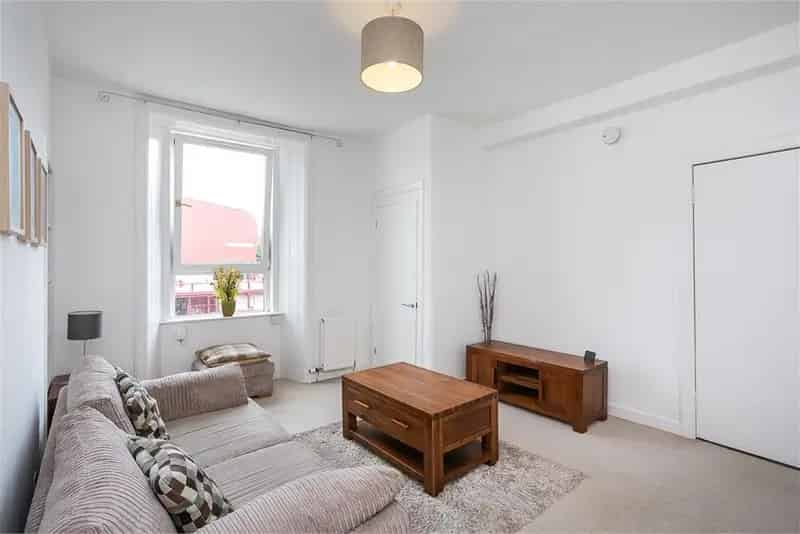1 Bed Flat Gorgie - Second Floor Flat with Modern Features