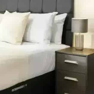 2-Bedroom Flat Birmingham 526m2 Near Transport Links