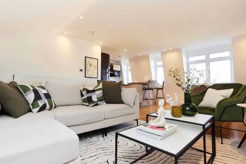 Flat near Ladbroke Grove Station Notting Hill