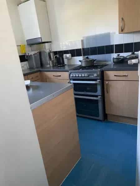 Spacious Flat in Nice Area with Parking
